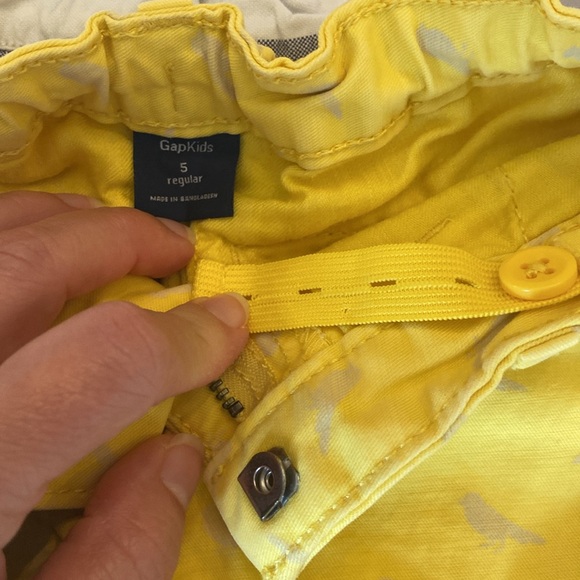 Gap size 5 shorts bundle. Stripped white and blue and yellow with birds. - Picture 6 of 8
